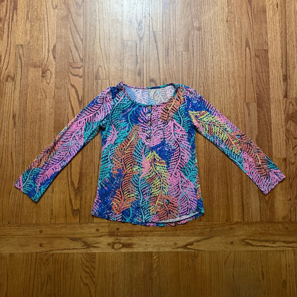 Lilly Pulitzer Porter Henley Top in the Electric Feel print size S - Picture 3 of 16